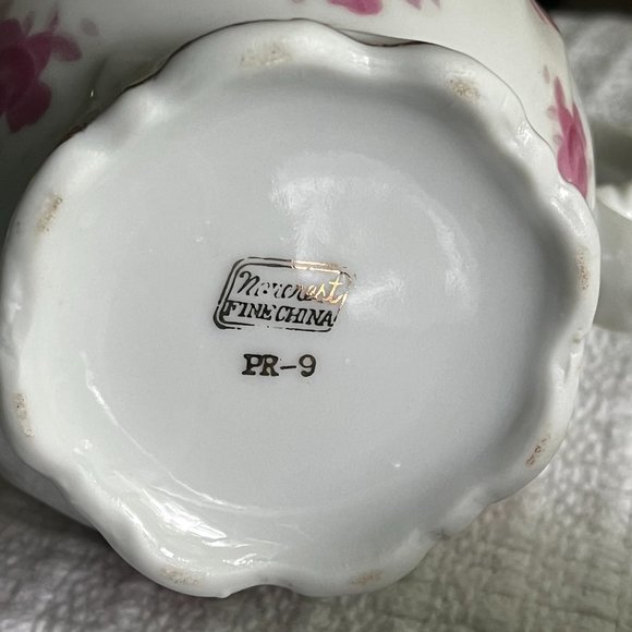 Porcelain Tea Set - Picture 9 of 9